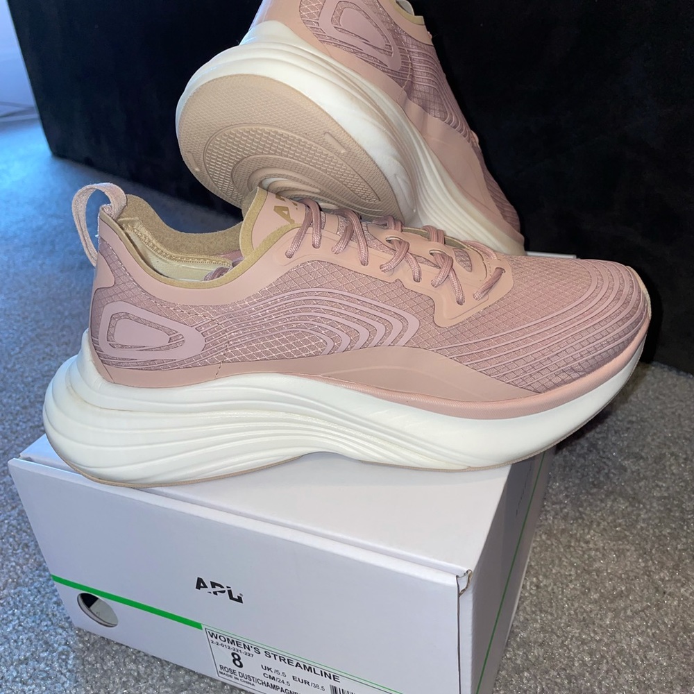 APL Women’s Streamline, size 8 US, rose dust/champagne/white